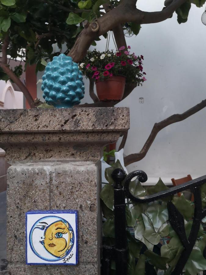 Al Limone Lejlighed Lipari  Eksteriør billede